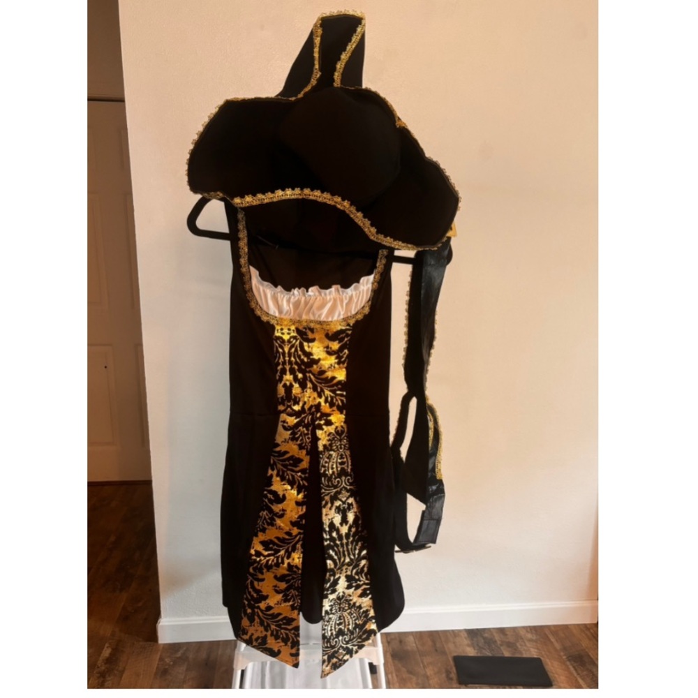 Leg Avenue Women's Black Sea Buccaneer Sexy Pirate Costume size Small - Picture 3 of 11